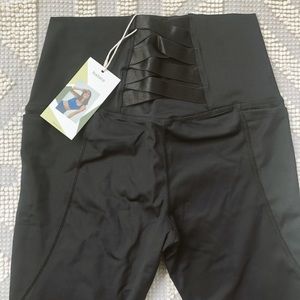 BRAND NEW! Bloom Super High Rise Lace Up Legging